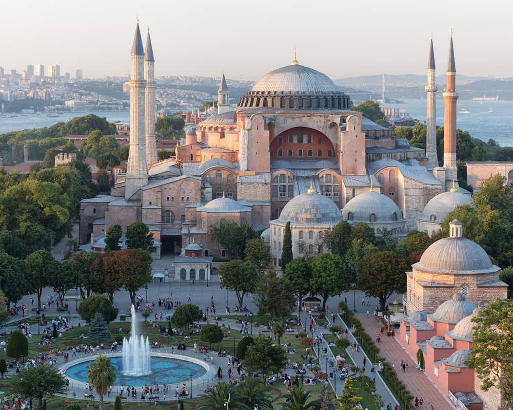 Thánh Đường Hagia Sophia – Đền Thờ Trí Tuệ Thần Thánh
